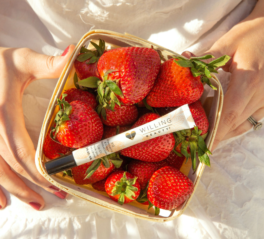 XO Strawberries + Cream Lip Oil